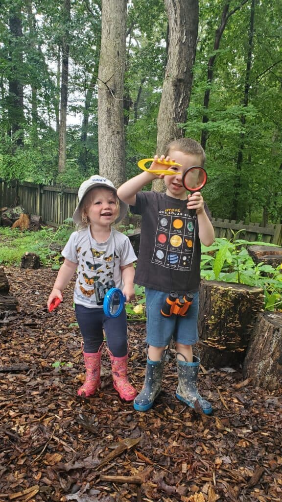 Yes, our nature-based homeschool has a daily schedule! Otherwise, we might forget to play with the mud :-)