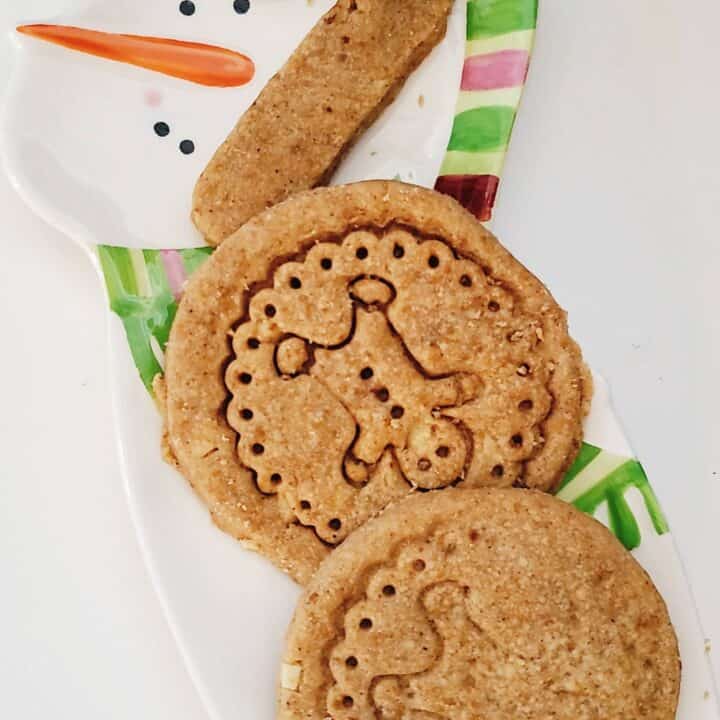 Vegan Speculaas Cookies {DairyFree + GlutenFree + Refined Sugar Free